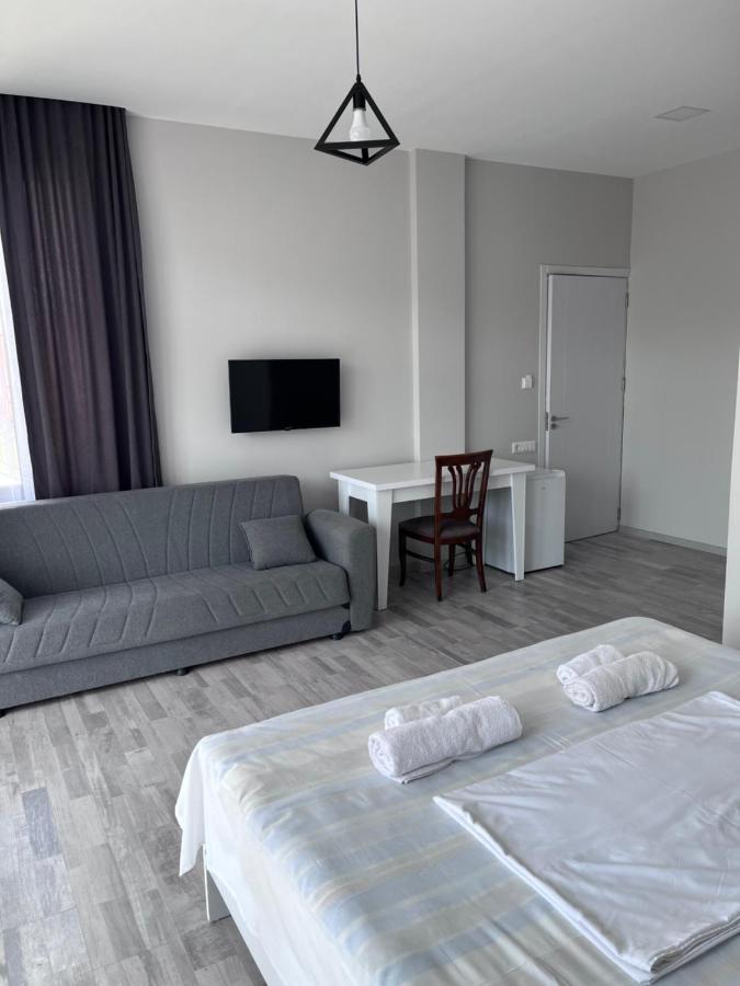 Guest House Madonna Kobuleti Zewnętrze zdjęcie