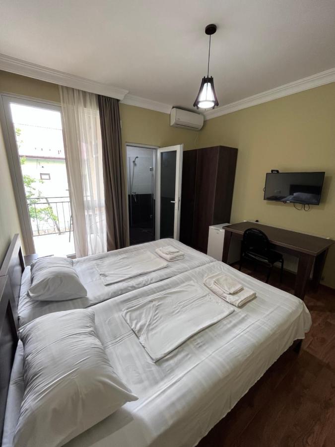 Guest House Madonna Kobuleti Zewnętrze zdjęcie