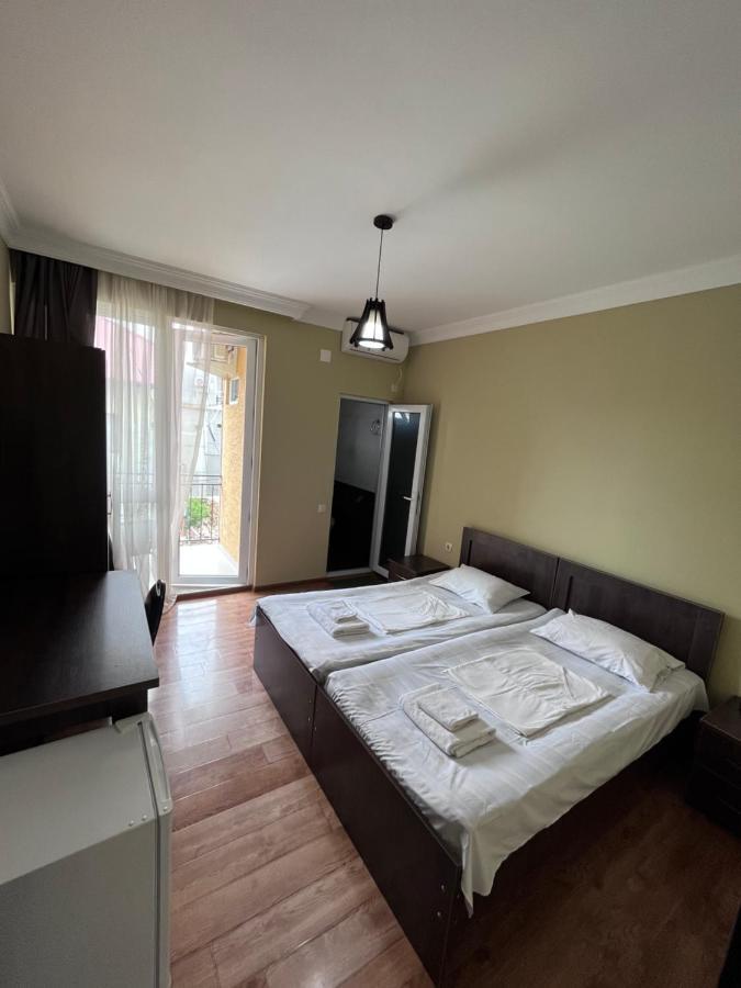 Guest House Madonna Kobuleti Zewnętrze zdjęcie