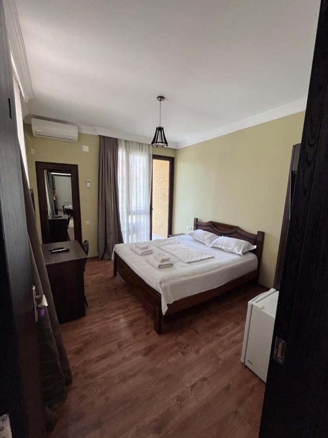 Guest House Madonna Kobuleti Zewnętrze zdjęcie